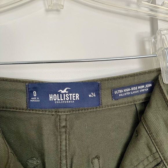 Hollister Ultra High Rise Mom Jeans - Picture 7 of 9